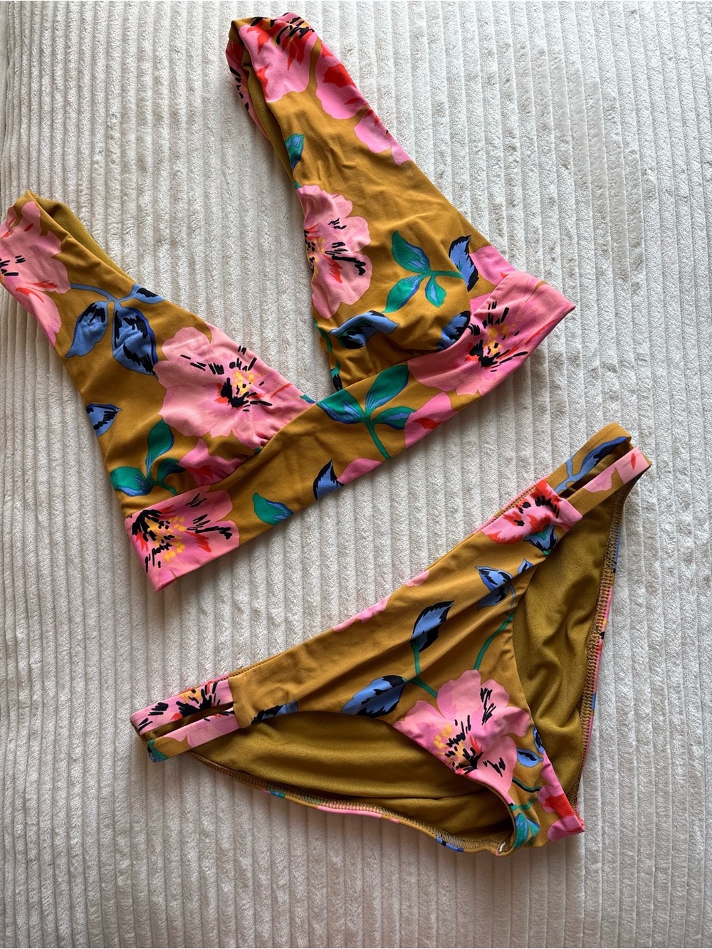 BILLABONG Floral Tank Bikini Set in Mustard and Pink 🌴